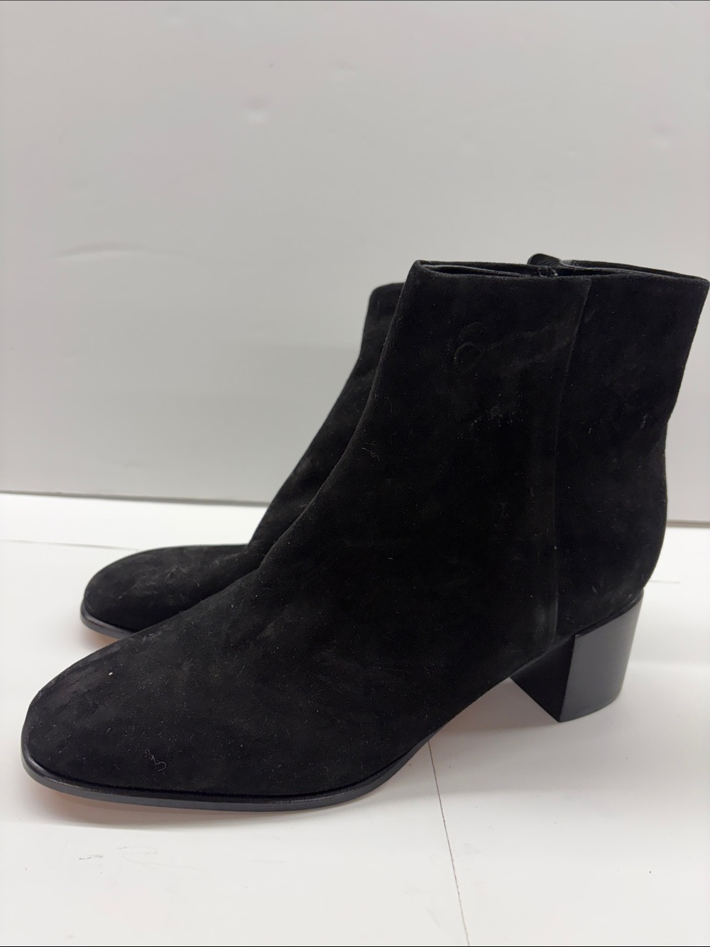 New Vince Classic Women's Black Suede Ankle Boots Size 9